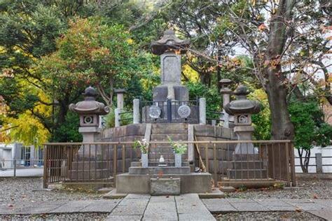 夢見墳墓 解夢